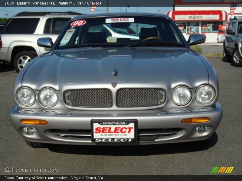 Platinum Silver / Charcoal 2000 Jaguar XJ Vanden Plas