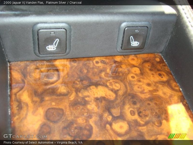 Platinum Silver / Charcoal 2000 Jaguar XJ Vanden Plas