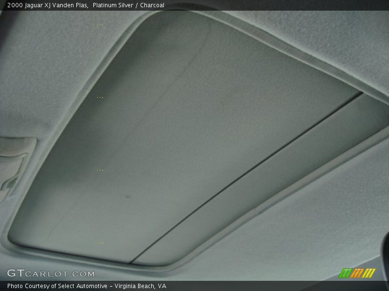 Platinum Silver / Charcoal 2000 Jaguar XJ Vanden Plas