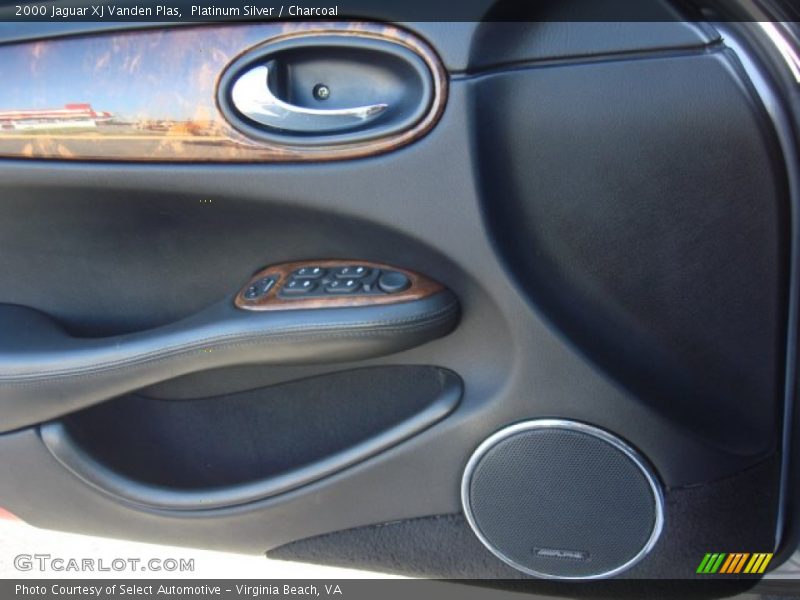 Platinum Silver / Charcoal 2000 Jaguar XJ Vanden Plas