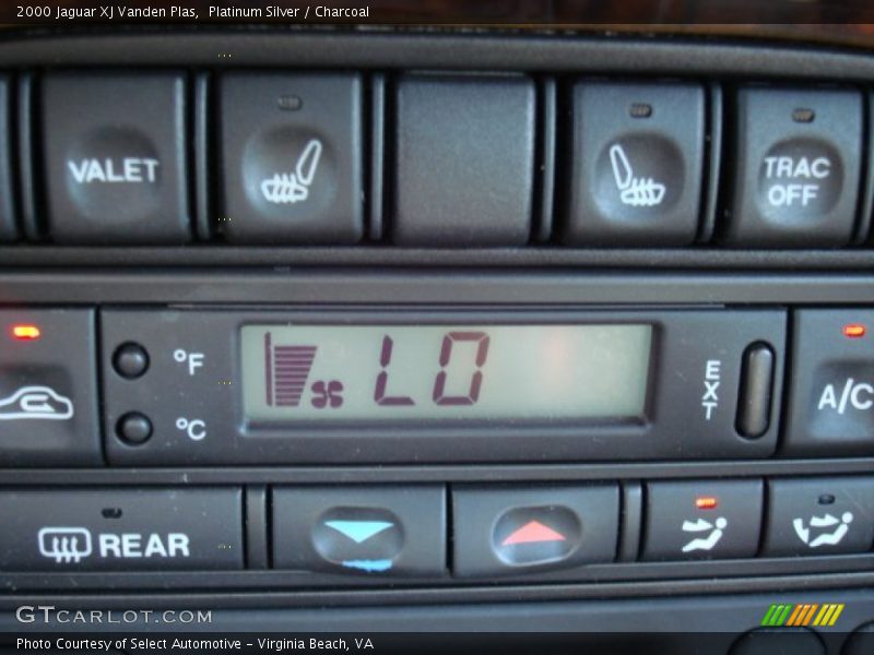 Platinum Silver / Charcoal 2000 Jaguar XJ Vanden Plas
