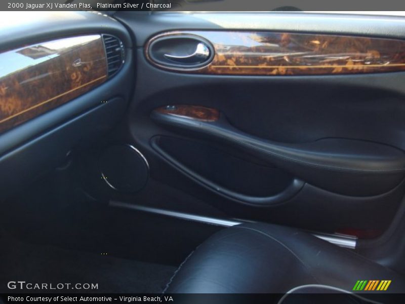 Platinum Silver / Charcoal 2000 Jaguar XJ Vanden Plas