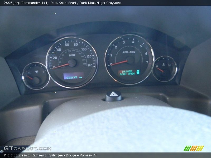 Dark Khaki Pearl / Dark Khaki/Light Graystone 2006 Jeep Commander 4x4