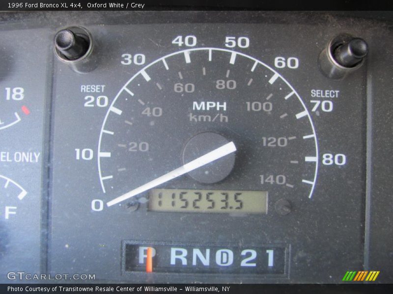 Oxford White / Grey 1996 Ford Bronco XL 4x4