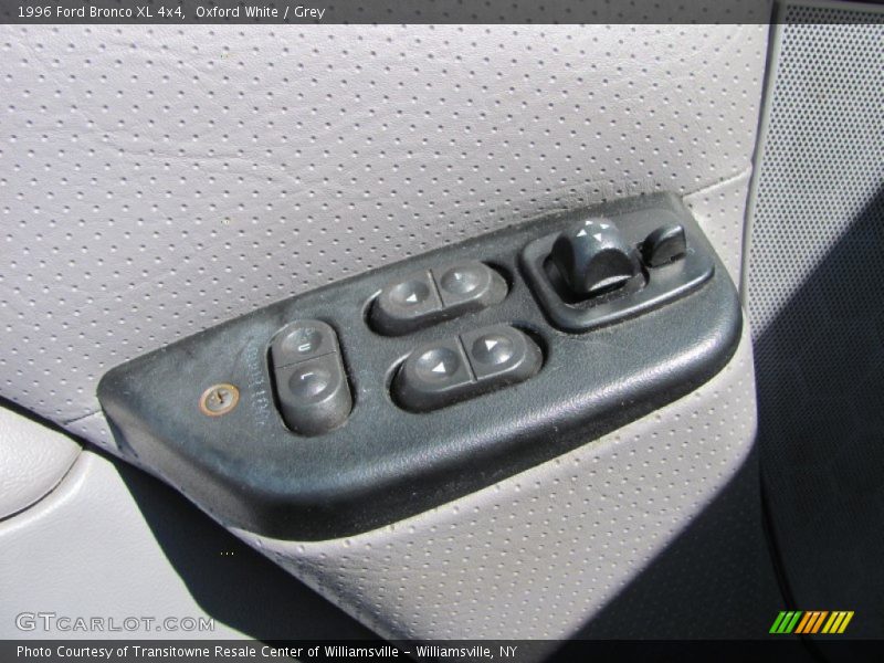 Oxford White / Grey 1996 Ford Bronco XL 4x4