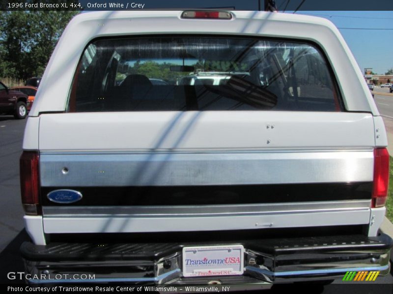 Oxford White / Grey 1996 Ford Bronco XL 4x4