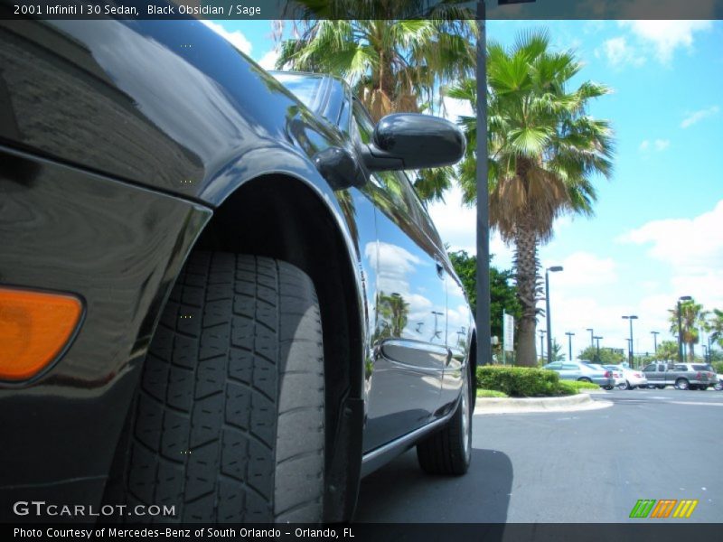 Black Obsidian / Sage 2001 Infiniti I 30 Sedan