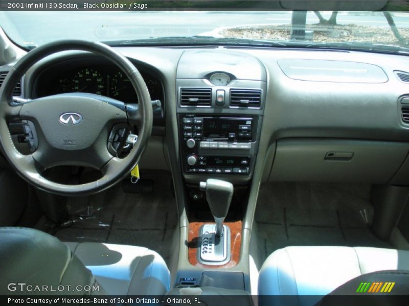 Black Obsidian / Sage 2001 Infiniti I 30 Sedan