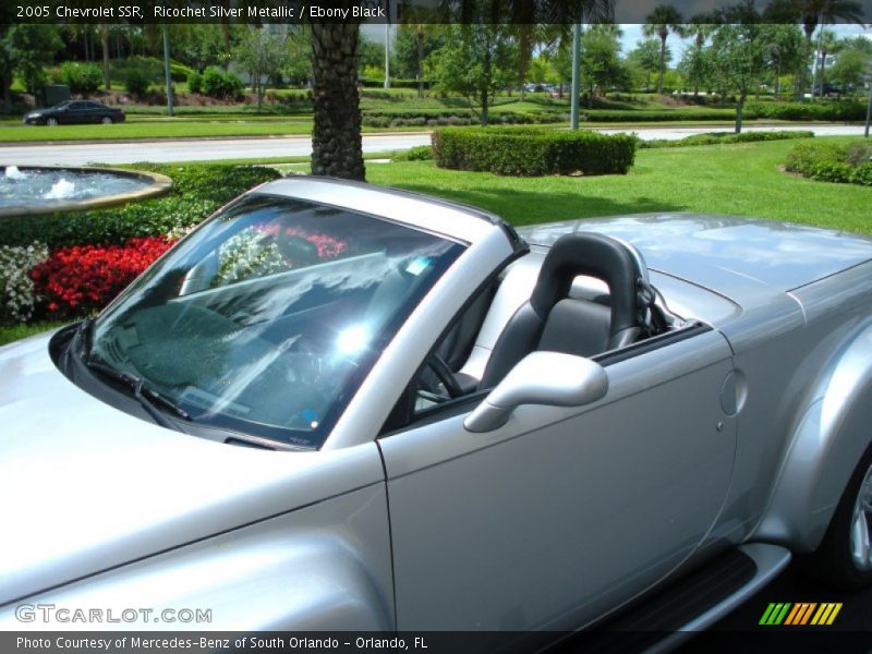 Ricochet Silver Metallic / Ebony Black 2005 Chevrolet SSR