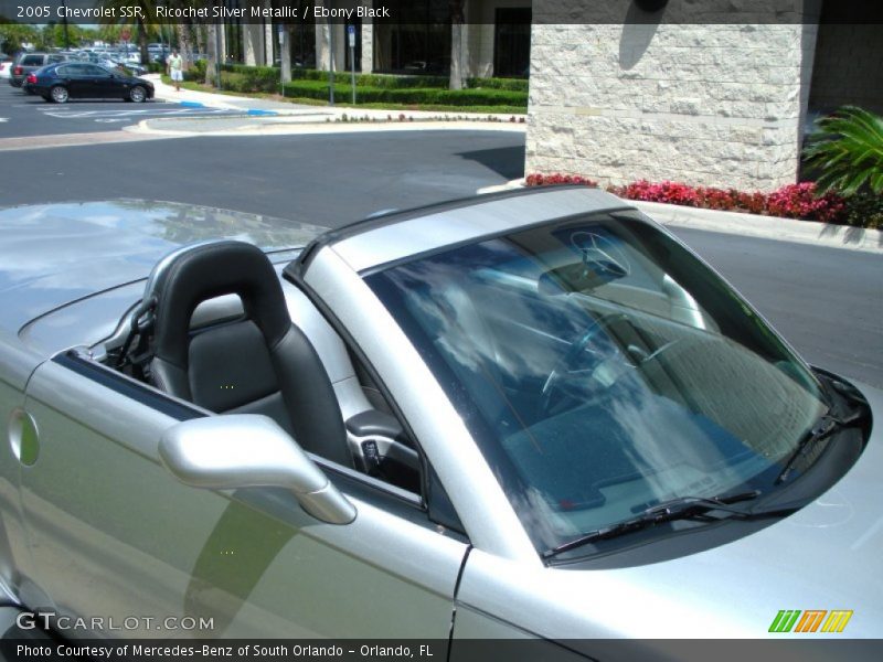 Ricochet Silver Metallic / Ebony Black 2005 Chevrolet SSR