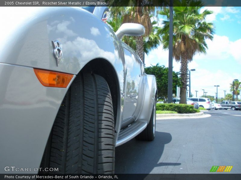 Ricochet Silver Metallic / Ebony Black 2005 Chevrolet SSR
