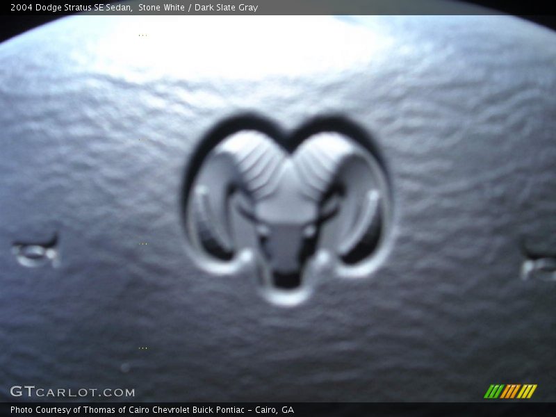 Stone White / Dark Slate Gray 2004 Dodge Stratus SE Sedan