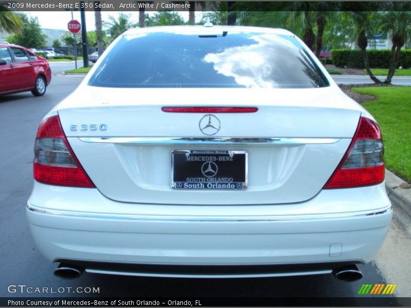 Arctic White / Cashmere 2009 Mercedes-Benz E 350 Sedan