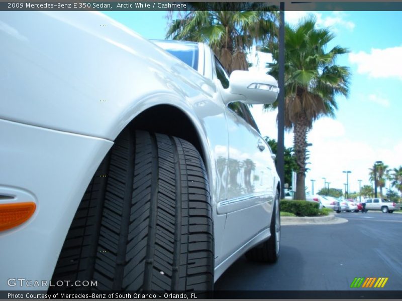 Arctic White / Cashmere 2009 Mercedes-Benz E 350 Sedan