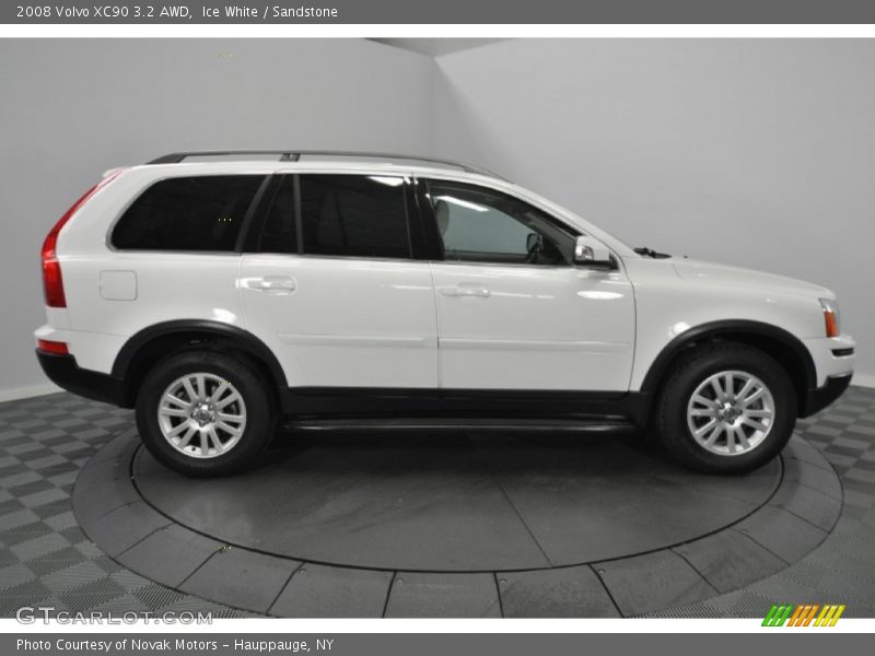 Ice White / Sandstone 2008 Volvo XC90 3.2 AWD