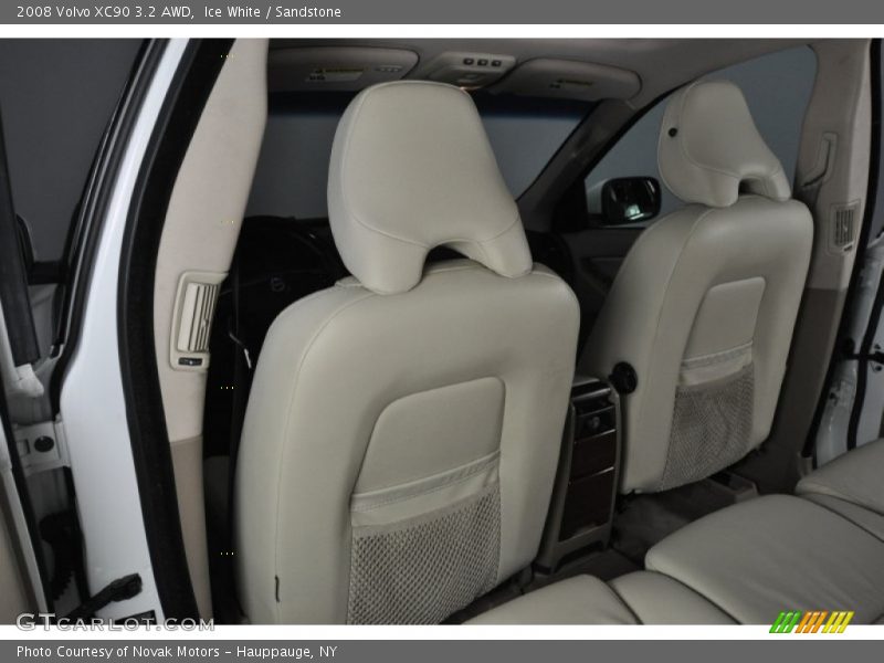 Ice White / Sandstone 2008 Volvo XC90 3.2 AWD