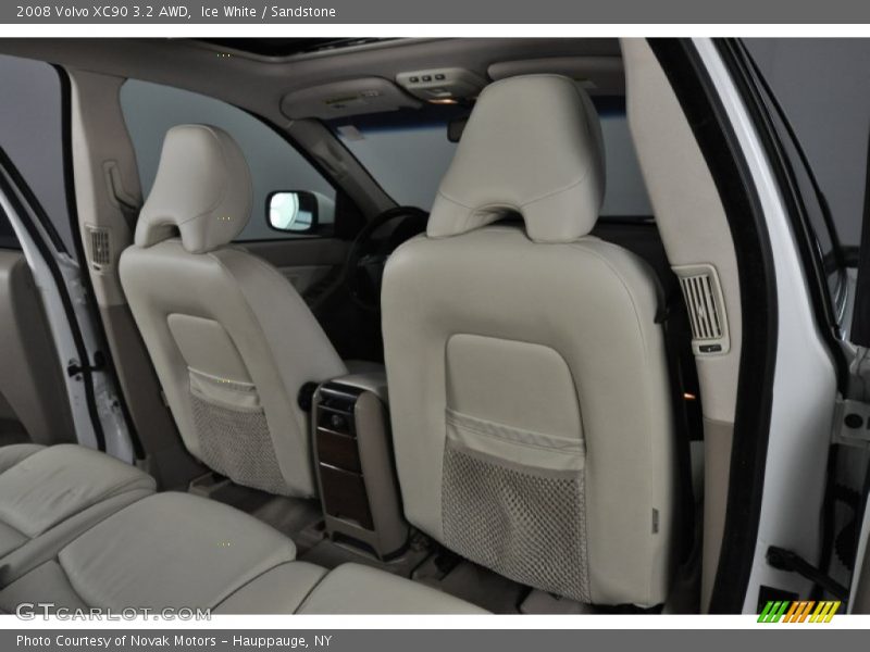 Ice White / Sandstone 2008 Volvo XC90 3.2 AWD