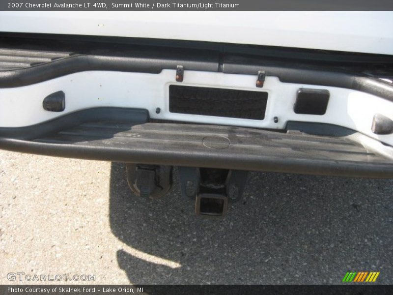 Summit White / Dark Titanium/Light Titanium 2007 Chevrolet Avalanche LT 4WD