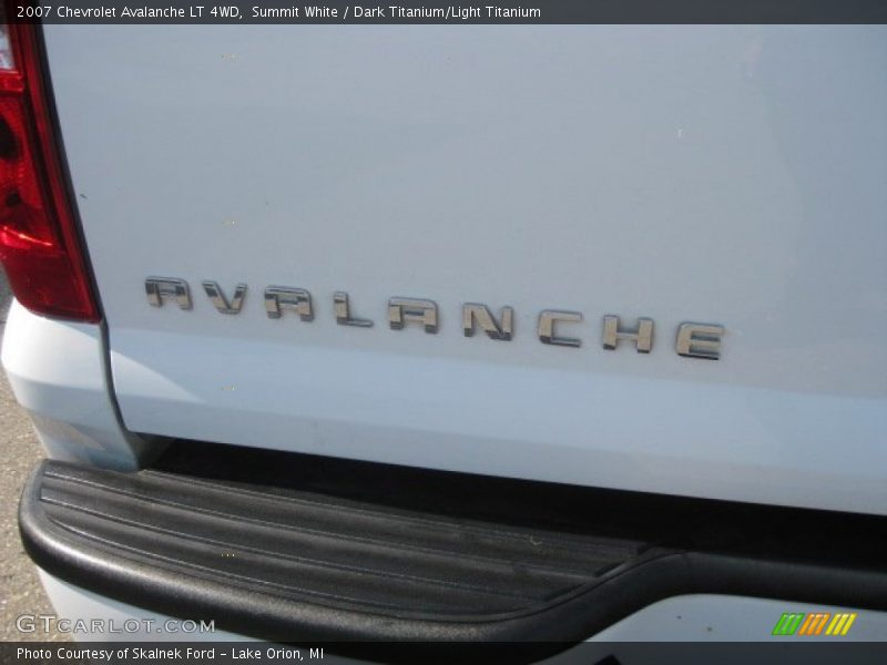 Summit White / Dark Titanium/Light Titanium 2007 Chevrolet Avalanche LT 4WD
