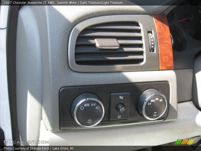Summit White / Dark Titanium/Light Titanium 2007 Chevrolet Avalanche LT 4WD