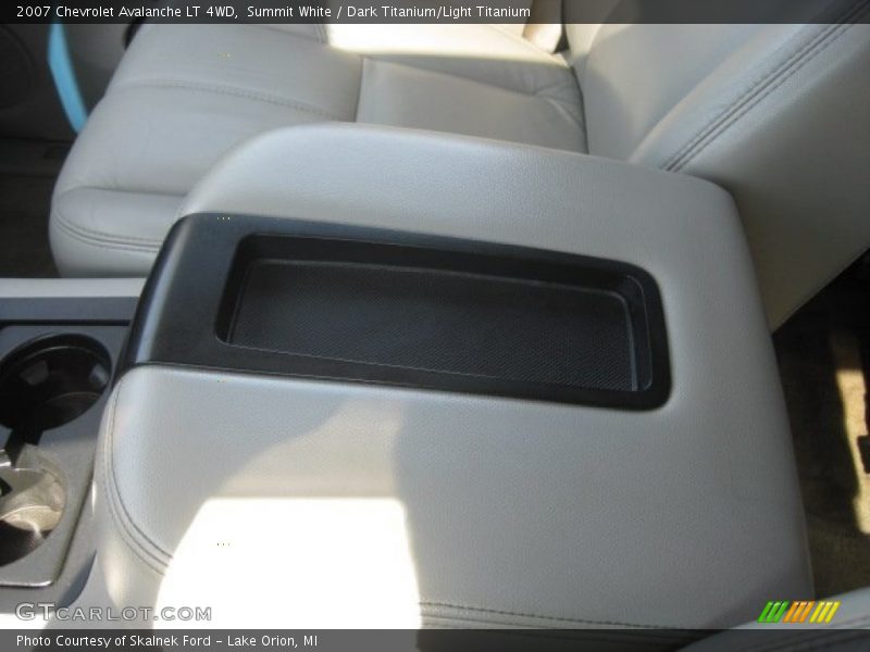 Summit White / Dark Titanium/Light Titanium 2007 Chevrolet Avalanche LT 4WD
