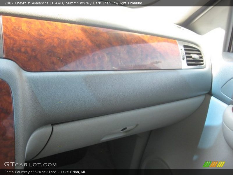Summit White / Dark Titanium/Light Titanium 2007 Chevrolet Avalanche LT 4WD