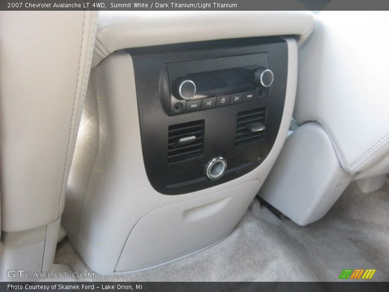 Summit White / Dark Titanium/Light Titanium 2007 Chevrolet Avalanche LT 4WD