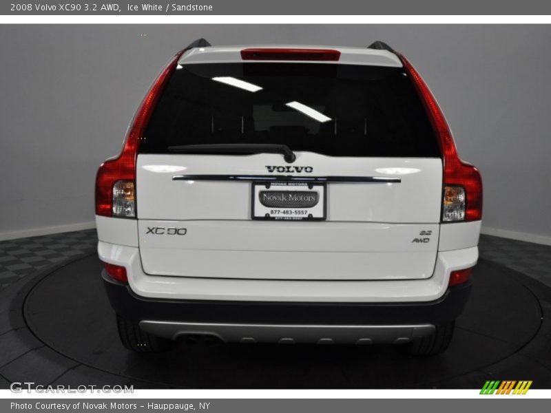 Ice White / Sandstone 2008 Volvo XC90 3.2 AWD