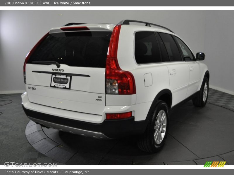 Ice White / Sandstone 2008 Volvo XC90 3.2 AWD