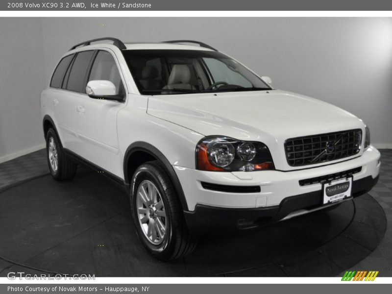 Ice White / Sandstone 2008 Volvo XC90 3.2 AWD