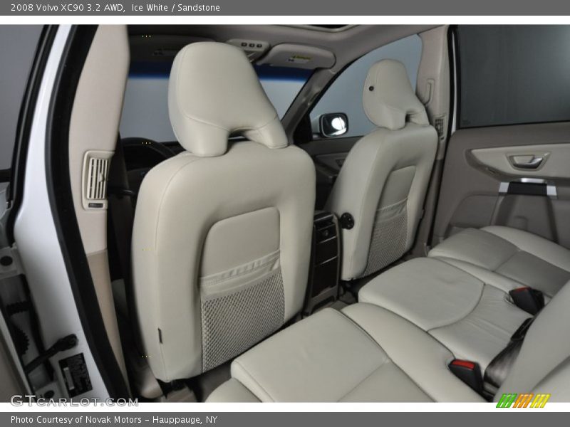 Ice White / Sandstone 2008 Volvo XC90 3.2 AWD