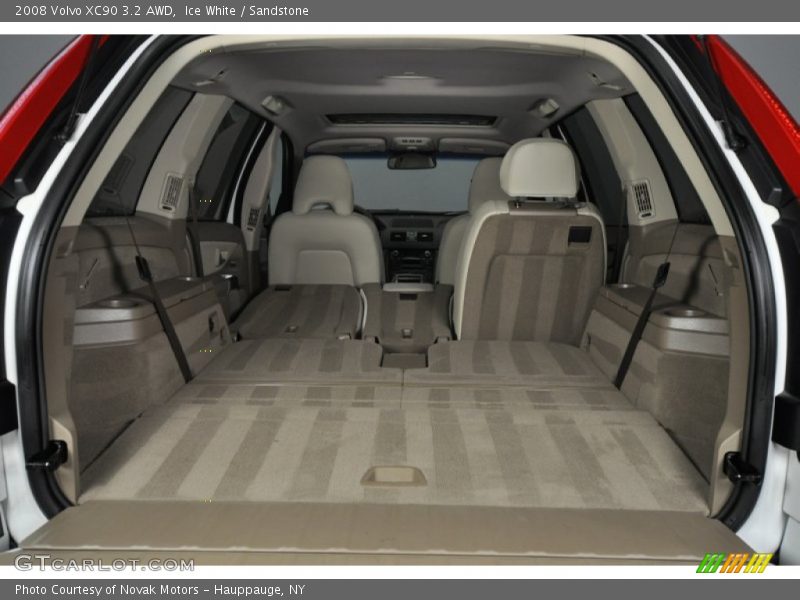 Ice White / Sandstone 2008 Volvo XC90 3.2 AWD