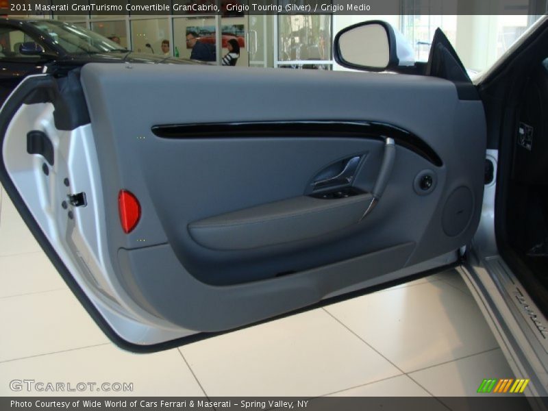 Door Panel of 2011 GranTurismo Convertible GranCabrio