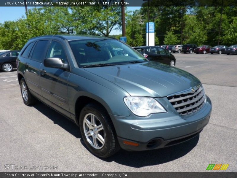 Front 3/4 View of 2007 Pacifica AWD