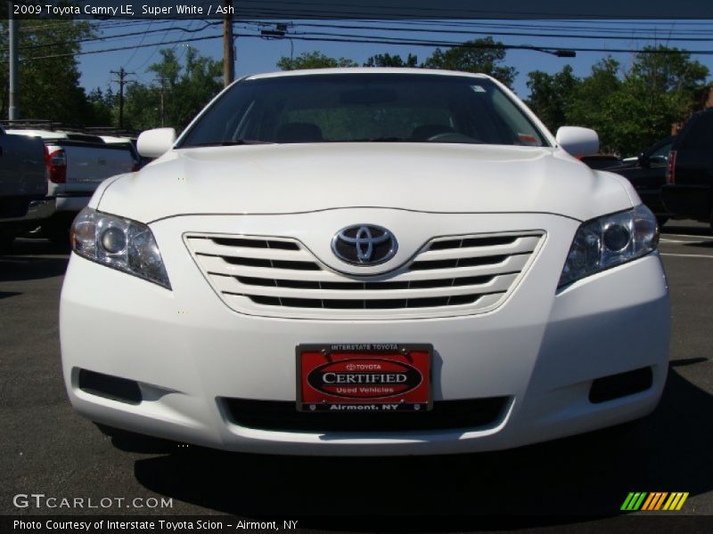 Super White / Ash 2009 Toyota Camry LE