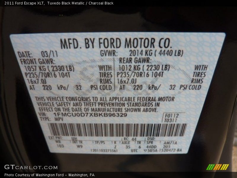 Tuxedo Black Metallic / Charcoal Black 2011 Ford Escape XLT