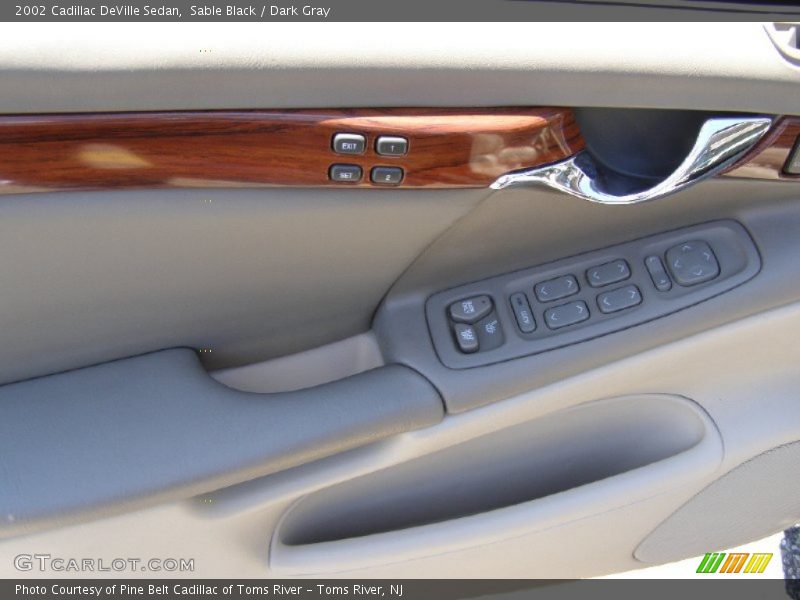 Sable Black / Dark Gray 2002 Cadillac DeVille Sedan