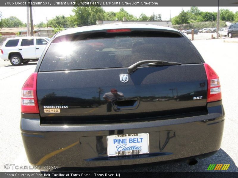 Brilliant Black Crystal Pearl / Dark Slate Gray/Light Graystone 2006 Dodge Magnum SXT