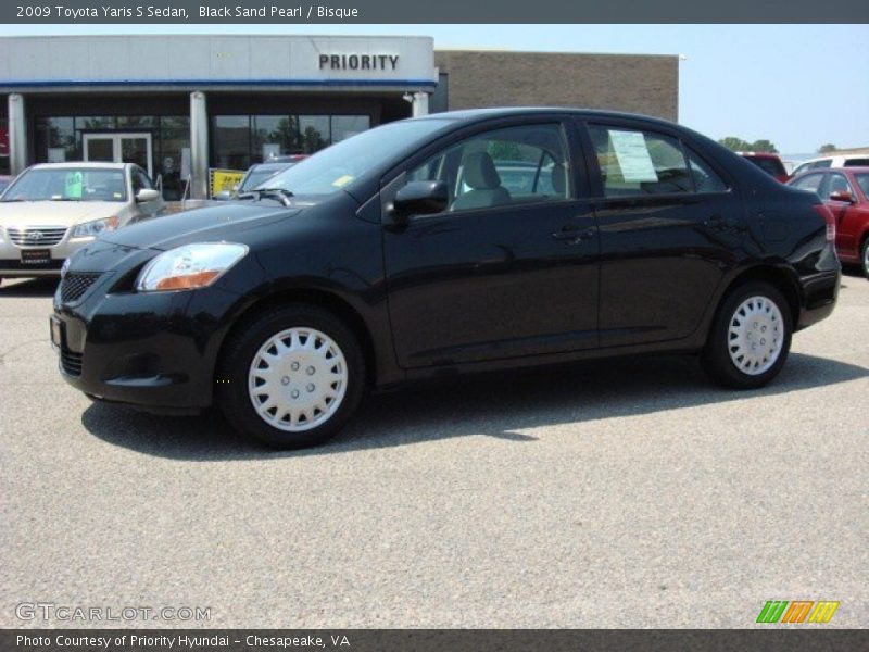 Black Sand Pearl / Bisque 2009 Toyota Yaris S Sedan