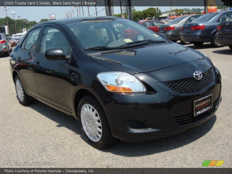 Black Sand Pearl / Bisque 2009 Toyota Yaris S Sedan