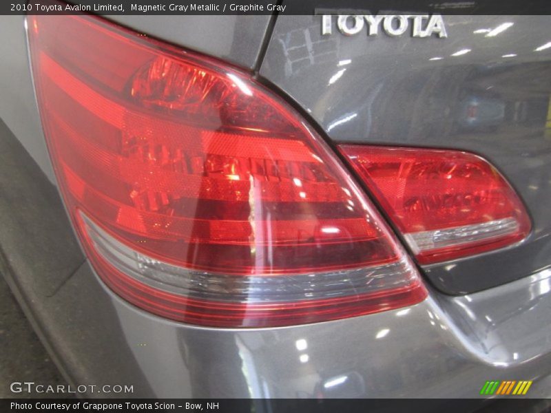 Magnetic Gray Metallic / Graphite Gray 2010 Toyota Avalon Limited
