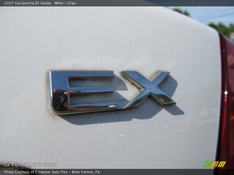 White / Gray 2007 Kia Spectra EX Sedan