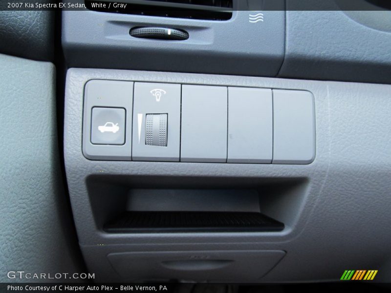 White / Gray 2007 Kia Spectra EX Sedan