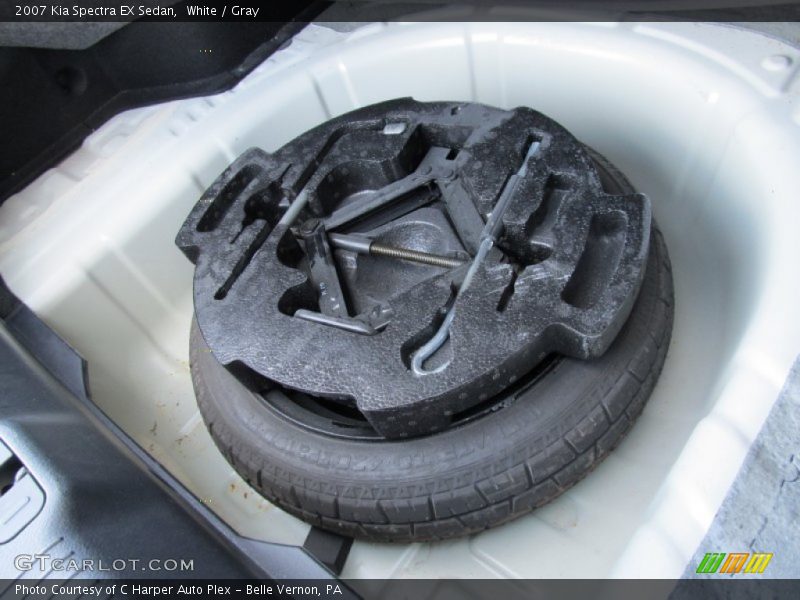 White / Gray 2007 Kia Spectra EX Sedan