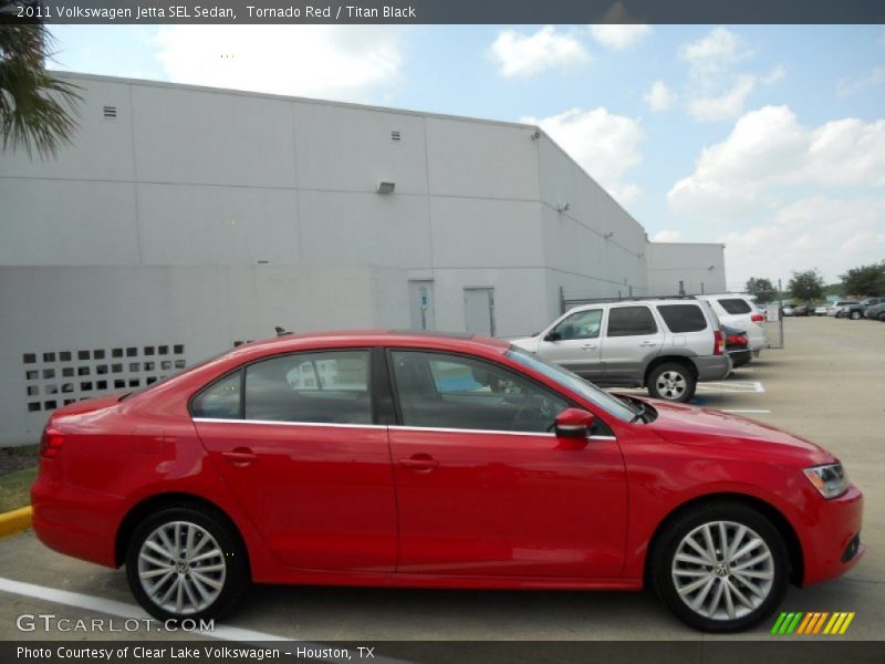 Tornado Red / Titan Black 2011 Volkswagen Jetta SEL Sedan