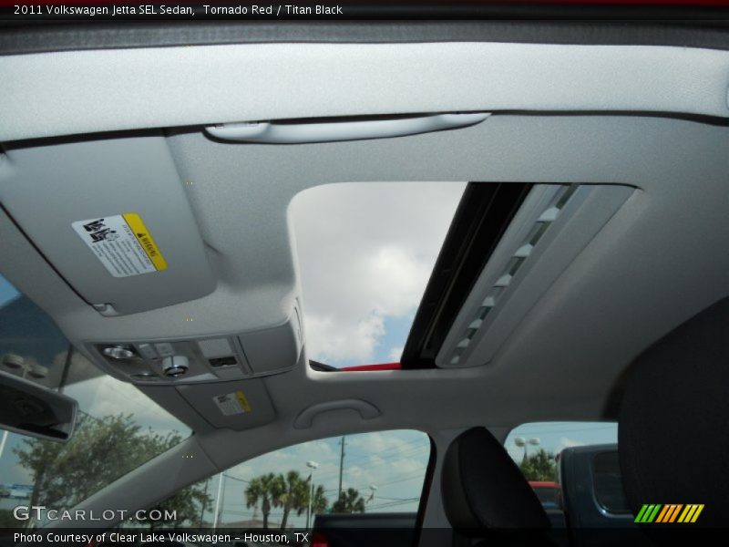 Tornado Red / Titan Black 2011 Volkswagen Jetta SEL Sedan