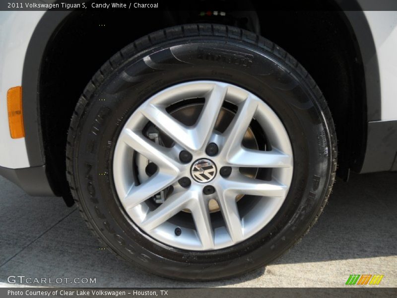 Candy White / Charcoal 2011 Volkswagen Tiguan S