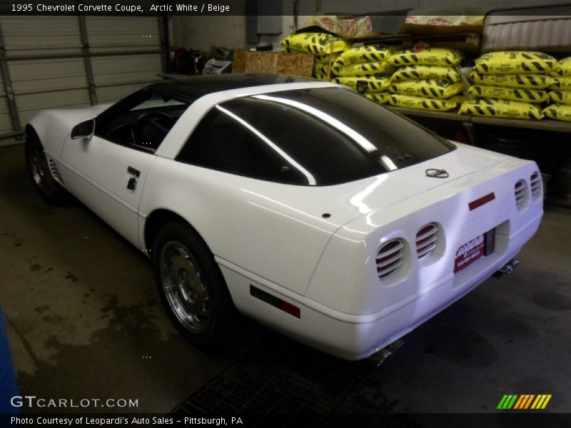 Arctic White / Beige 1995 Chevrolet Corvette Coupe