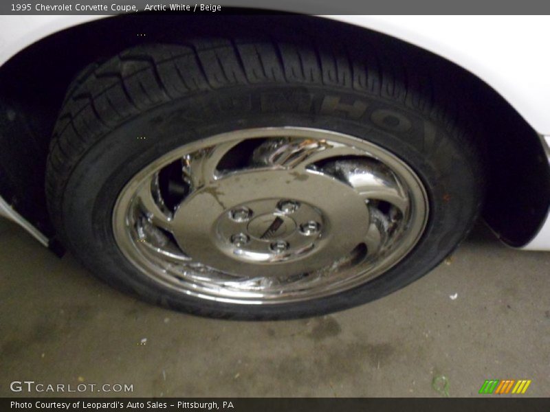 Arctic White / Beige 1995 Chevrolet Corvette Coupe
