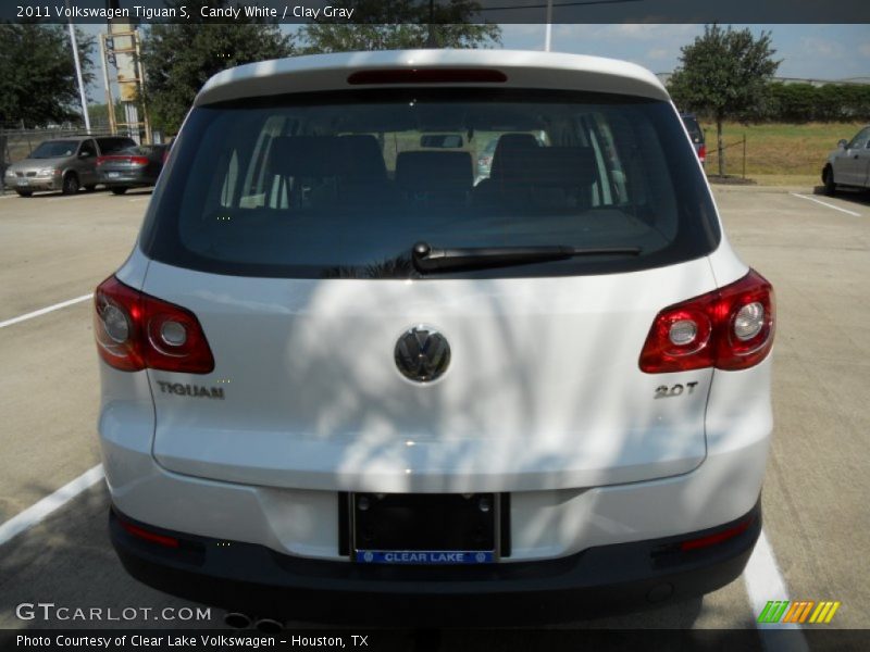 Candy White / Clay Gray 2011 Volkswagen Tiguan S